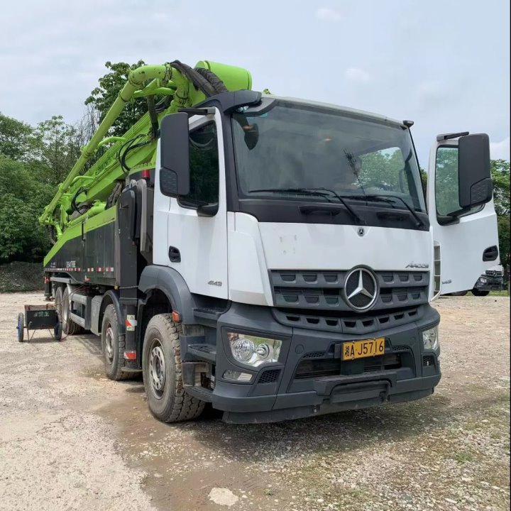 Autocarro con pompa per calcestruzzo da 63 m