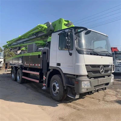 Autocarro con pompa per calcestruzzo da 42 m