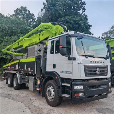 Autocarro con pompa per calcestruzzo da 52 m